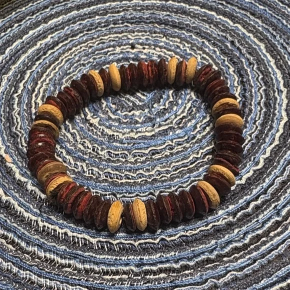 đź–¤Wooden Beaded Bracelet in Red and Brownđź–¤ - Picture 1 of 2